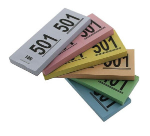 Garderobenmarken in Papierform, in Blockform