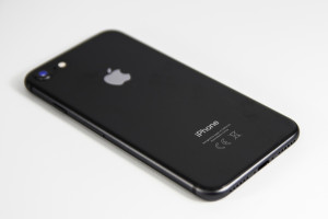 Apple iPhone SE 3rd Gen (2022) 64GB 5G Midnattssvart   Som ny