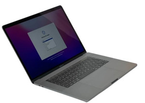 Apple MacBook Pro 15-tum 2018 15" i9 16GB 512GB Space Gray (beg små märken skärm)  Som ny