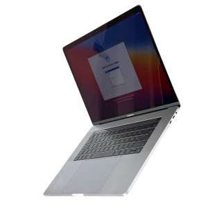 Apple MacBook Pro 2017 15" i7 16GB 512GB SSD med Touchbar Space Grey (beg med små märken skärm, små skuggor)  Som ny