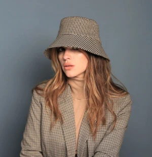 Kapelusik bucket w pepitkę