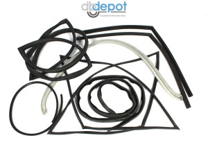 Satz Dichtungen Hardtop 8-teilig, enthält: Dichtung Dachrahmen links/rechts, Dichtung Seitenscheibe links/rechts, Dichtung Heckscheibe, Dichtungen hinten unten, Dichtung Hardtop vorne
