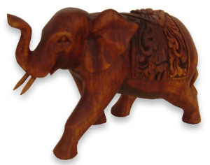 Eléphant en bois de suar