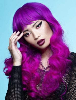 Perücke Langhaar lockig mit Pony fuchsia