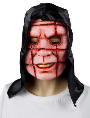Maske mit Schnitten