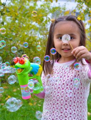 Seifenblasenpistole Frosch mit Licht und Musik Kinder grün