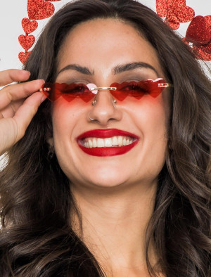 Brille mit 3 Herzen rot