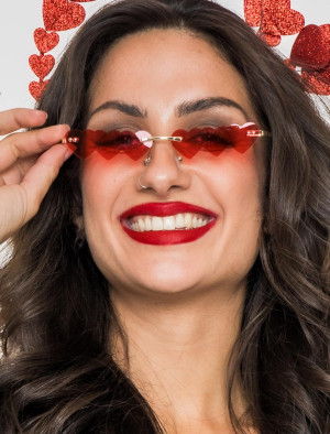 Brille mit 3 Herzen rot