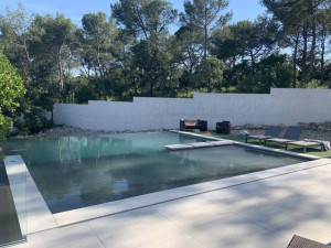 Margelle piscine en pierre de calcaire : Blanc