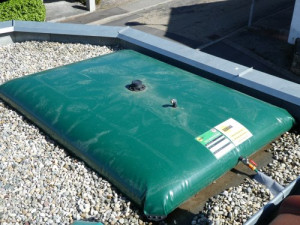 Citerne souple piscine : PVC 900gr/m2 : 2 m3 : 2,96 x 2.30 x 0.45 m