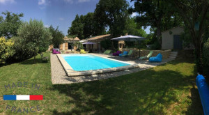 Piscine en coque AVORIAZ de 9.10X4.00X1.50M + Filtration BOX PALETTE (15m3)