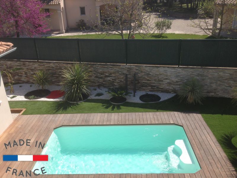 Piscine polyester La plagne de 5.00X2.60X1.50M + local technique enterré