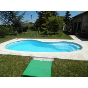 Piscine coque Pompéi 2 : 7.90 x 4.00 x 1.35/1,60 m + LUXE + local enterré Capot Plat