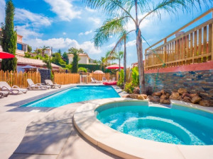 Spa en polyester rond 1.90 m #8960; : avec 6 buses de massages + Pompe + local