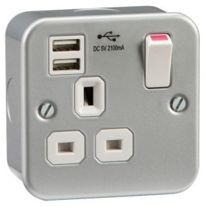 MCSKTSW1GUSB Metal clad 1 Gang DP 13A Switched Socket with USB 5V Charger Ports