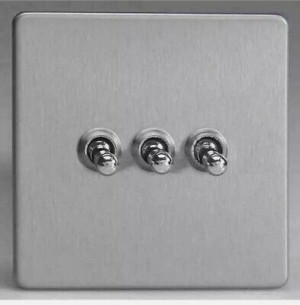 3 Gang 2 Way Toggle (Mk) Polished Chrome R02.3420.PC