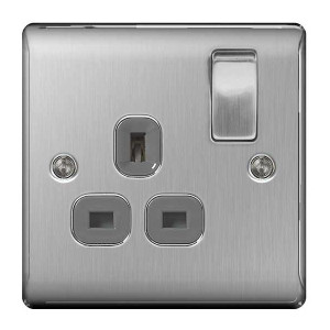 1G 15A Switched Skt Satin Chrome Y33.2984.SCW