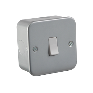 Metal Clad 10A Intermediate Switch