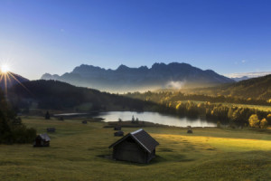 Wunschmotiv Fensterfolie - Sunrise At Mountain Lake In Alps - Gerol...