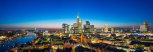 Motiv als Fensterfolie - Frankfurt Am Main Skyline Panorama oder mi...
