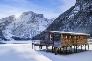 Bilder Fensterfolie - Pragser Wildsee An Einem Idyllischen Winterta...