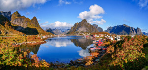 Wunschbild auf Fensterfolie - Herbst In Reine Auf Den Lofoten - Nor...