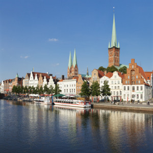 Wunschmotiv auf Fensterfolie - Stadttrave Von Lübeck oder mit Eigen...