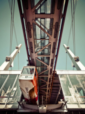 Wunschmotiv Glas-Schneidebrett - Schwebebahn 04 oder mit Eigenem Foto