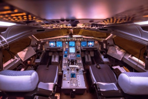 Motiv auf Glas-Schneidebrett - Cockpit A330 oder mit Eigenem Foto