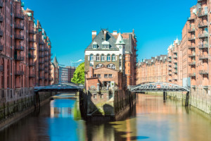 Wunschmotiv als Glas-Schneidebrett - Hamburg Speicherstadt oder mit...