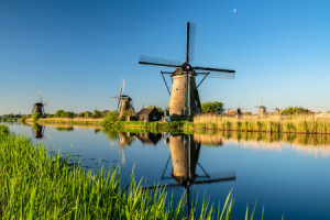 Bild auf Glas-Schneidebrett - Mühlenromantik In Holland oder mit Ei...