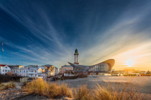 Wunschbild auf Glas-Schneidebrett - Warnemünde Leuchtturm Und Teepo...