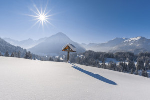 Wunschmotiv Glas-Schneidebrett - Winter Im Oberallgäu oder mit Eige...