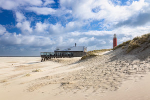 Bild Glas-Schneidebrett - Leuchtturm Und Strandbar Auf Texel oder m...
