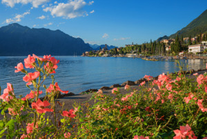 Bild Glas-Schneidebrett - Seeufer Promenade Malcesine Am Gardasee o...