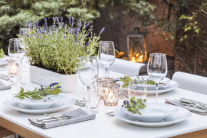 Fotos Grußkarte - Gedeckter Tisch Im Garten oder mit Eigenem Foto
