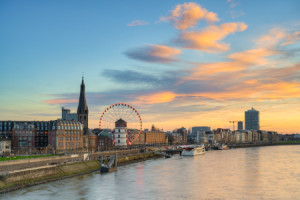 Wunschmotiv Grußkarte - Düsseldorf Altstadt Mit Riesenrad oder mit ...