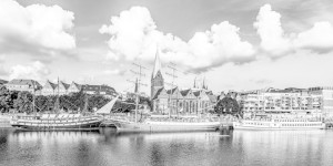 Motiv auf Grußkarte - Schiffe Am Martinianleger In Bremen - Monochr...