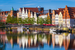 Wunschmotiv auf Grußkarte - Altstadt Von Lübeck Im Sommer oder mit ...