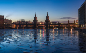 Bild Kissen - Berlin - Oberbaumbrücke Zur Blauen Stunde Panorama od...