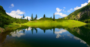 Wunschmotiv als Kissen - Symmetrische Spiegelung In Einem Bergsees ...