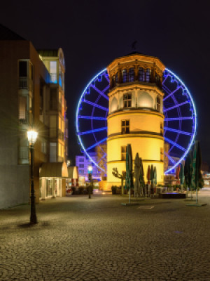 Foto Kissen - Schlossturm In Düsseldorf Und Blaues Riesenrad oder m...