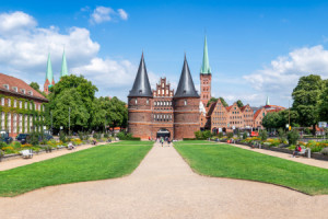 Kissen - Holstentor In Lübeck oder mit Eigenem Foto