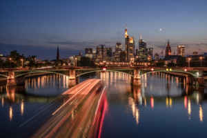 Wunschmotiv als Kissen - Skyline Frankurt Am Main oder mit Eigenem ...