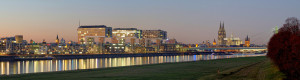 Bilder Labeldruck - Köln Skyline Panorama oder mit Eigenem Foto