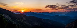 Motiv Labeldruck - Sonnenaufgang Am Wilden Kaiser Gebirge In Tirol ...
