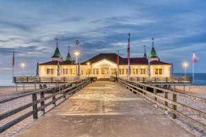 Wunschmotiv auf Labeldruck - Seebrücke Ahlbeck Auf Usedom Am Abend ...