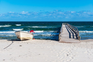 Motiv auf Labeldruck - Fischerboot Und Steg An Der Ostseeküste oder...