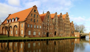 Foto auf Leinwanddruck - Salzspeicher oder mit Eigenem Foto