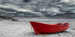 Wunschmotiv als Leinwanddruck - Boat In Black And White oder mit Ei...
